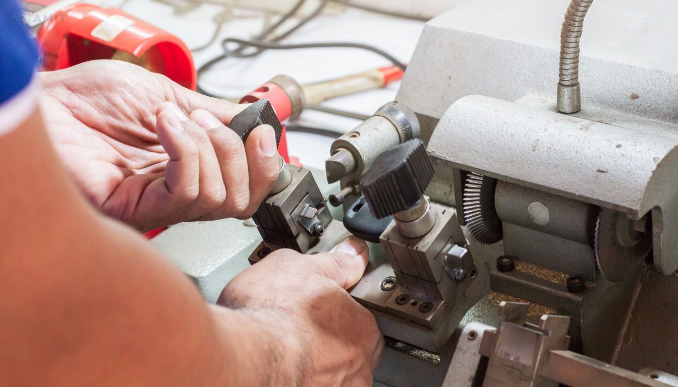 automotive locksmith Willow Vale